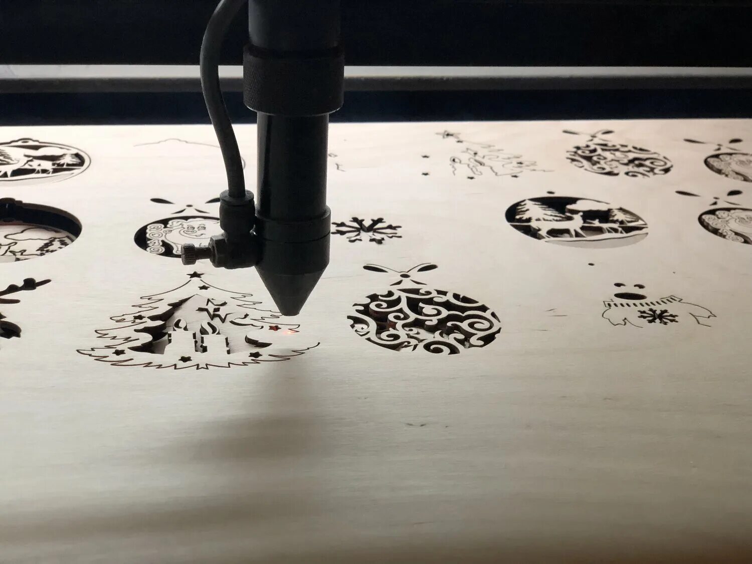 материалы для гравировки лазером. лазерная сварка булат lrs 400. лазерная гравировка. лазерная гравировка на резине штамп. лазерная сварка и наплавка.