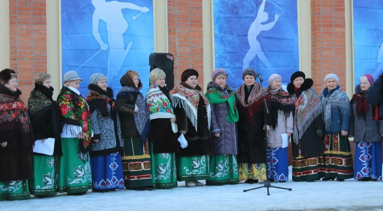 Включи песню село