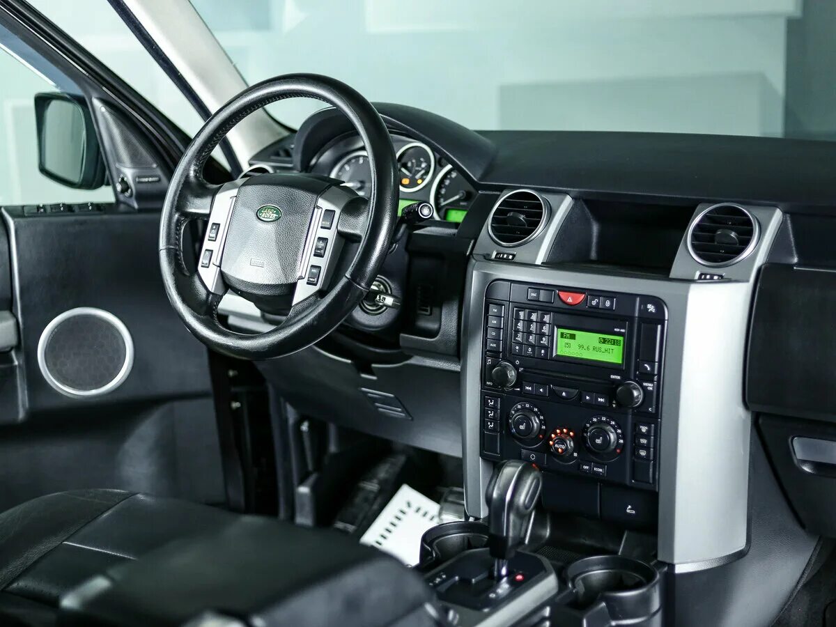 Система дискавери. Land rover discovery 3 салон. ленд ровер дискавери 3 2008 салон. land rover discovery 3 2008 салон. land rover discovery 3 2007 салон.