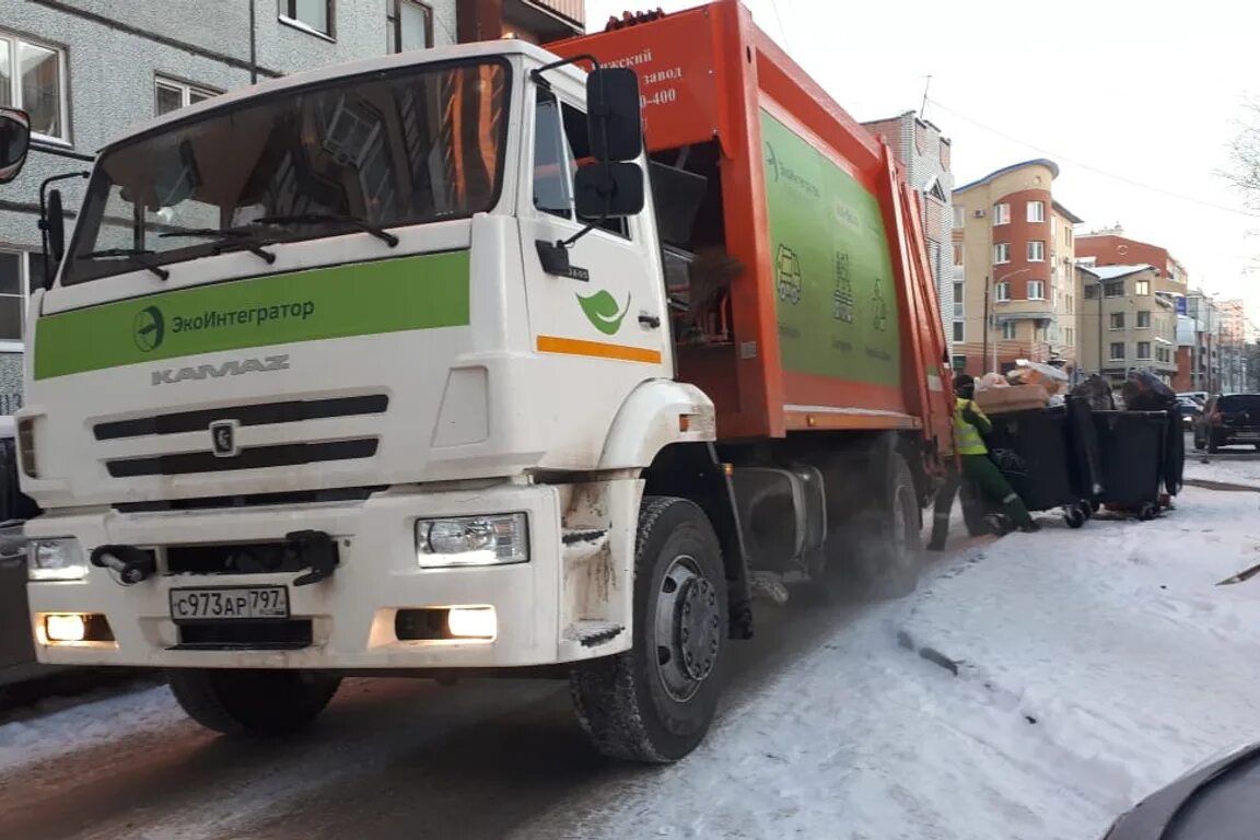 Экоинтегратор архангельск сайт. Мусоровоз. Экоинтегратор Архангельск. С новым годом мусоровоз. ООО Экоинтегратор.