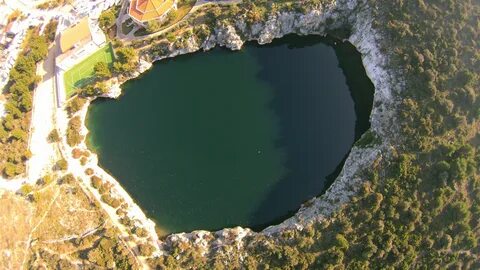 Глаз земли озеро