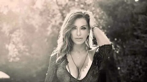 Sabrina Salerno resta in intimo nero: temperature bollenti