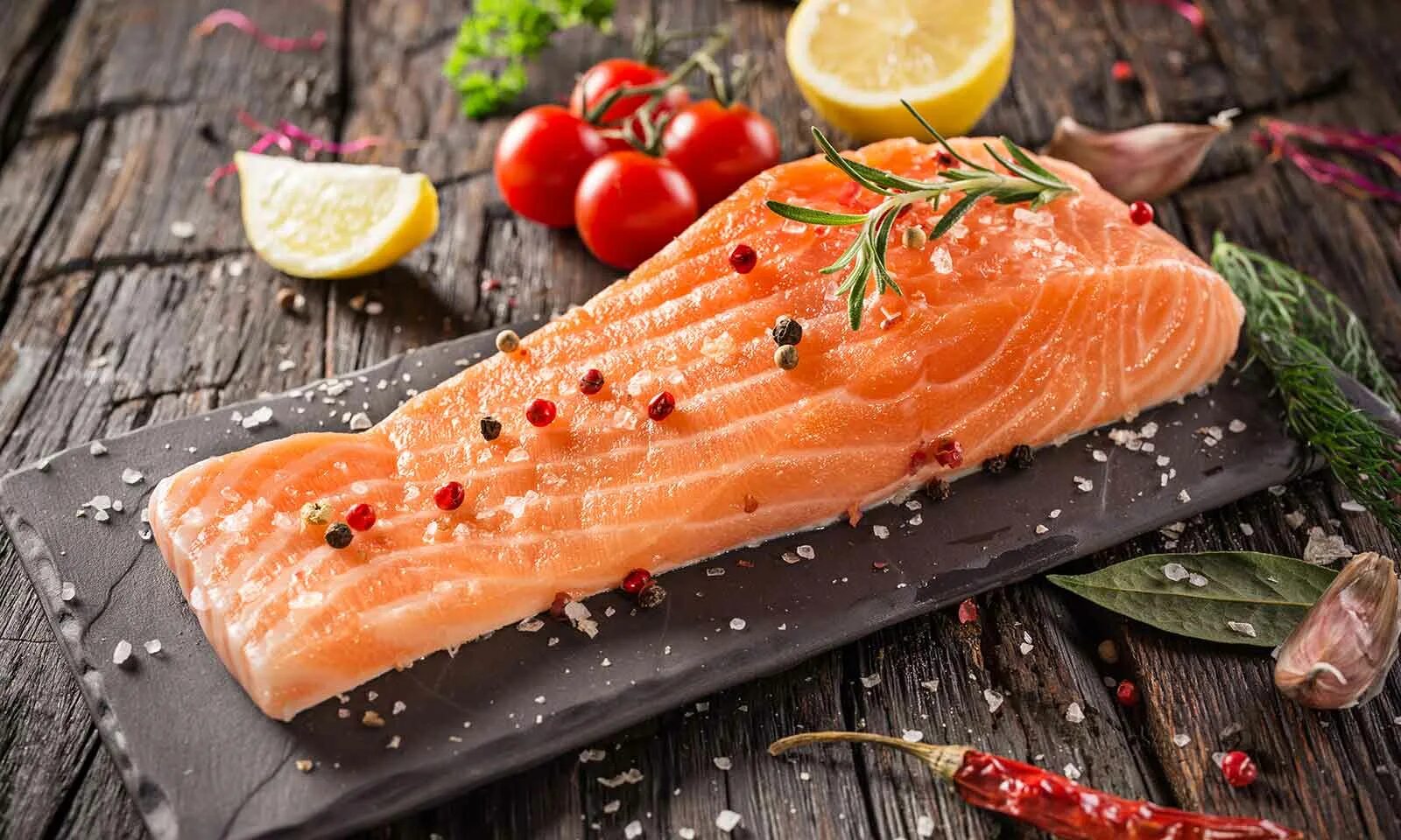 Речная радужная форель карелии. Салмон лосось. Филе лосося. Красивая форель. Салмон лосось.