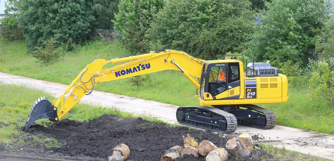 Komatsu pc210. Komatsu pc210nlc-8. Komatsu 210. Pc210nlc-8. Аренда гусеничного экскаватора с гидромолотом