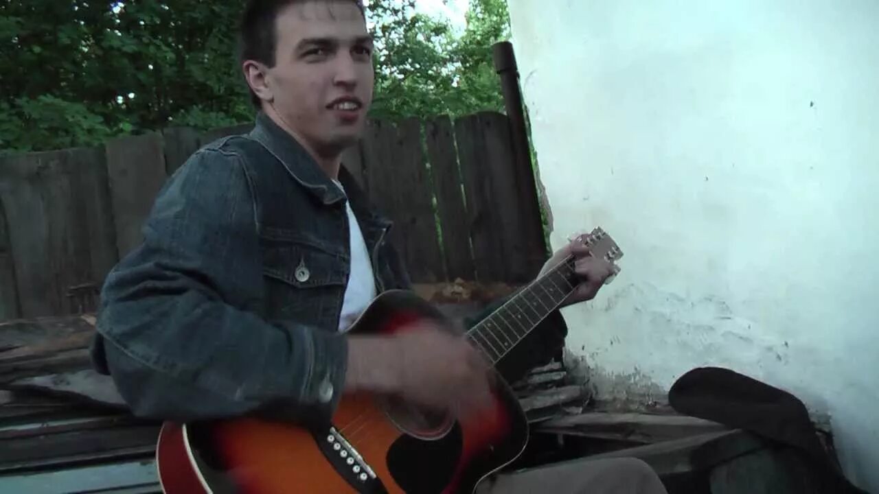 Наташка песня под гитару. Аккорд гитары я возьму в последний раз. Слушать задеру я ленке белые. За что мы пьём армейские. Слушать задеру я ленке белые.