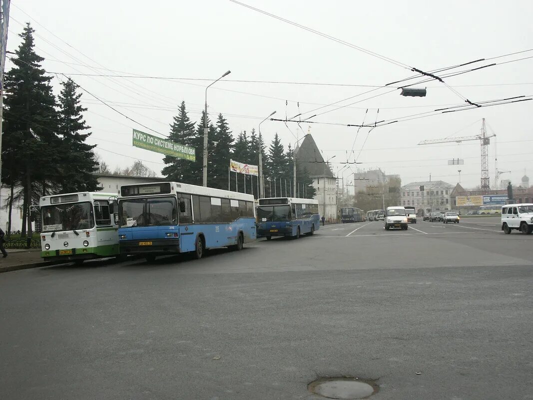 Ярославль 1990. Ярославль в 2000-е. МАЗ 104 Ярославль. Ярославль в 1990 годы.