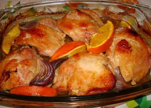 Курица с апельсинами в духовке. Курица с апельсинами в духовке. Бедра с апельсином в духовке. Куриные бедра с апельсинами. Утиные ножки в духовке.