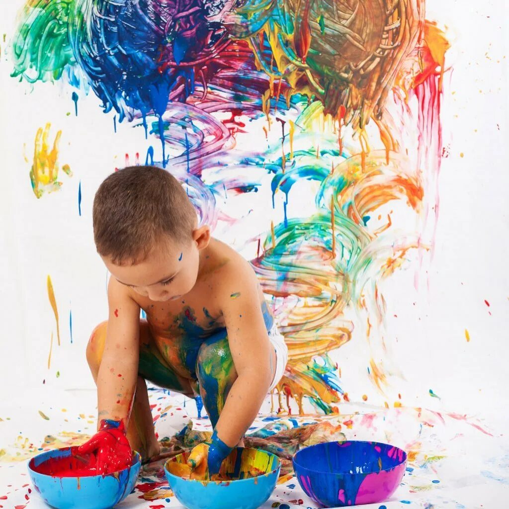 Children's painting. Фотосессия с красками дети. Креативное рисование для детей. Краски для рисования. Дети творчество.