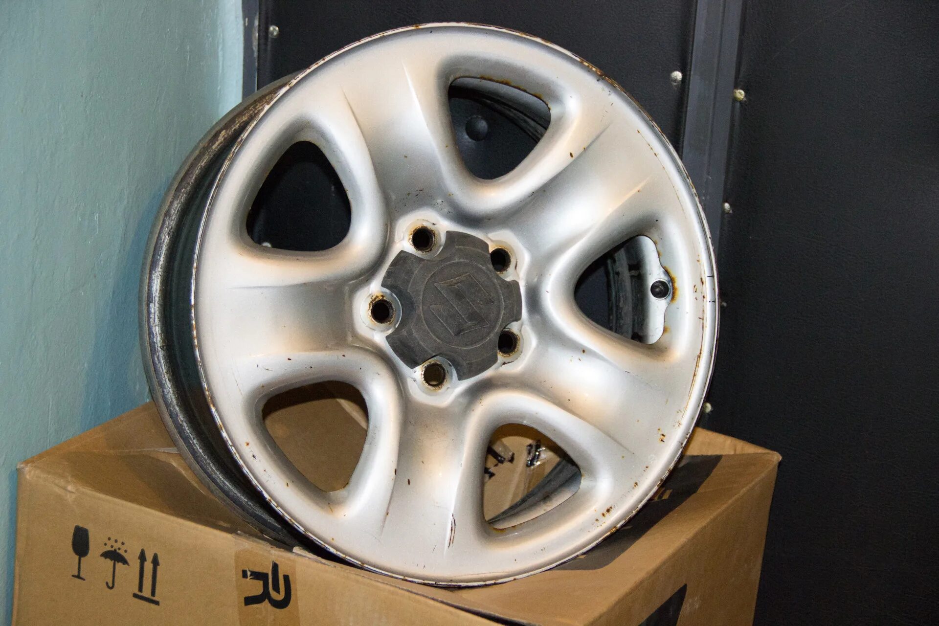 Диски grand. Диски сузуки гранд витара r16. диски гранд витара 16. диск suzuki grand vitara r16. диски сузуки гранд витара r16 штамповка.