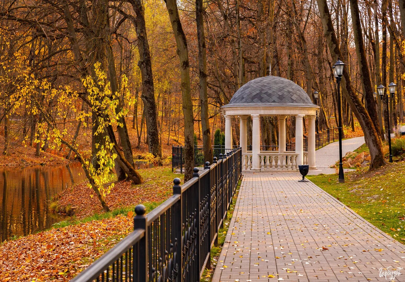 Тула Платоновский парк Платоновский парк. Платоновский РАРК Тула. Тула Платоновский парк осенью. Платоновский парк Тула осень.