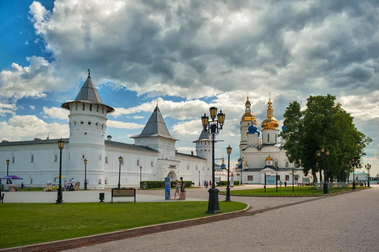 Как называется город тобольск. Город Тобольск Тобольский Кремль. Достопримечательности Тобольска. Тобольский Кремль.. Тобольский Кремль Тюменская область. Сибирский Кремль Тобольск.