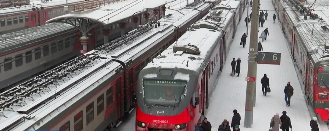 Поезд новосибирск татарская. Поезд электричка. Поезд Новосибирск. Российские поезда. Электричка Новосибирск.