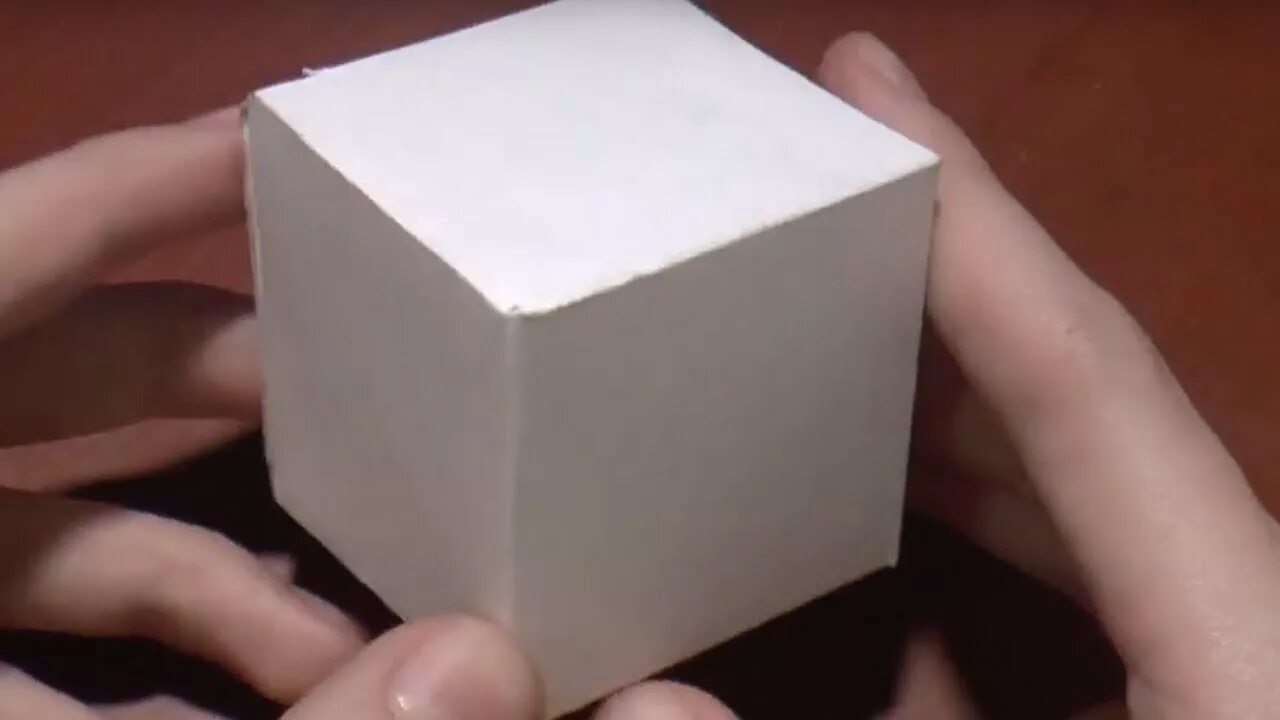 Куб поделка. Куб из бумаги. Куб из картона. Объемный кубик из бумаги. Самодельный куб