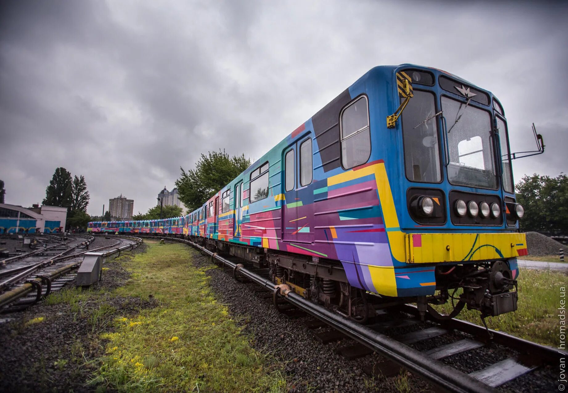 Поезд метро