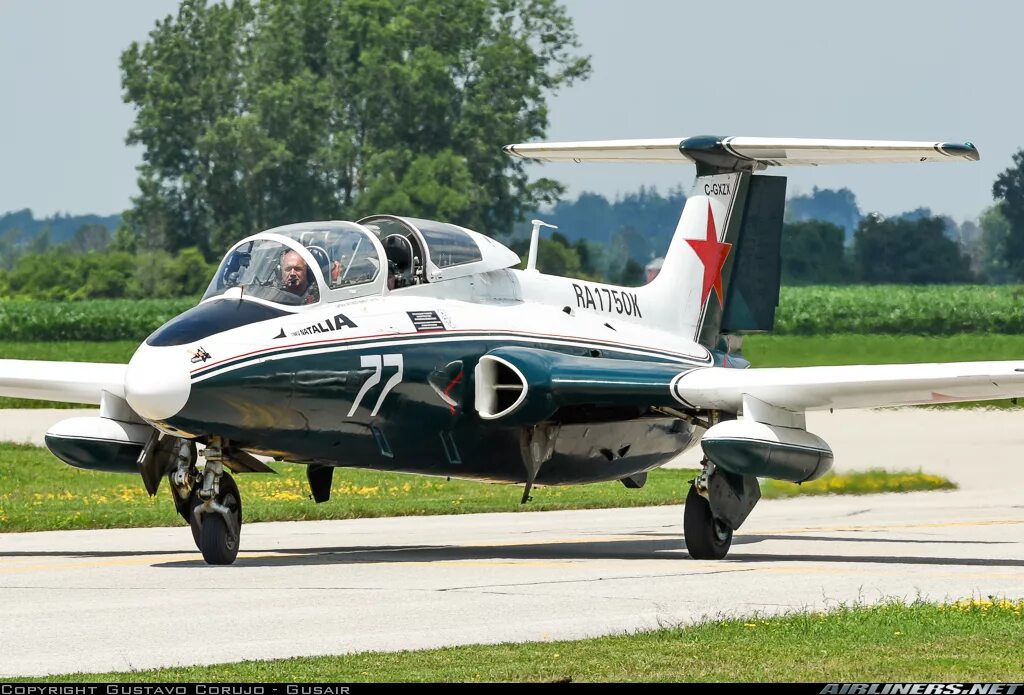 Aero l-29 Delfin. Самолёт л-29 Дельфин. Aero l-29 Delfin самолёты Aero. Л-29 Альбатрос.