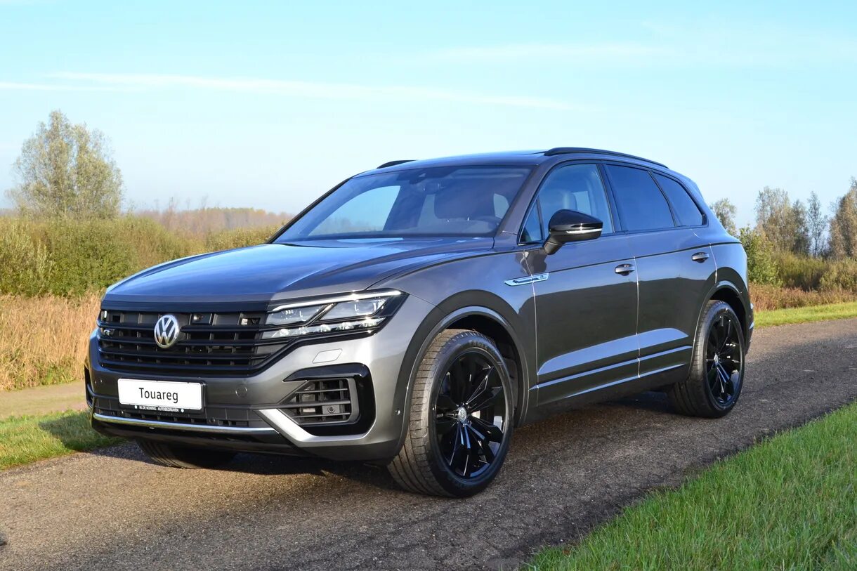 VW Touareg 3. Фольксваген Туарег 2020. Volkswagen Touareg r line Black Style. Volkswagen Touareg 2020 r line Black. Volkswagen touareg 2018