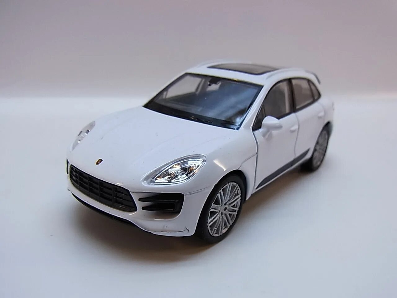 Литые модели автомобилей. Литые модели автомобилей