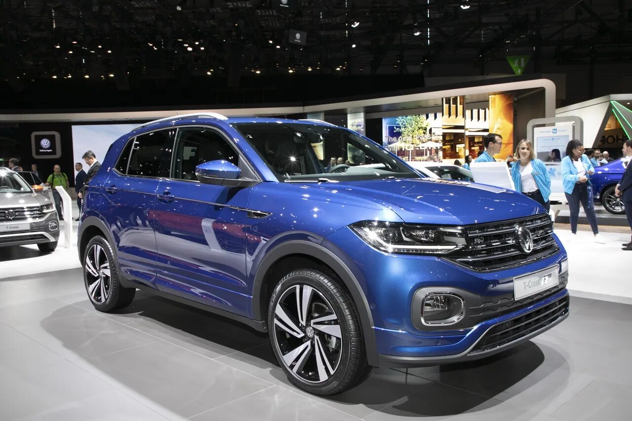 Фольксваген тирок. Volkswagen t rock r line. фольксваген тирок 2025. фольксваген т-рок 2025. фольксваген тирок салон.