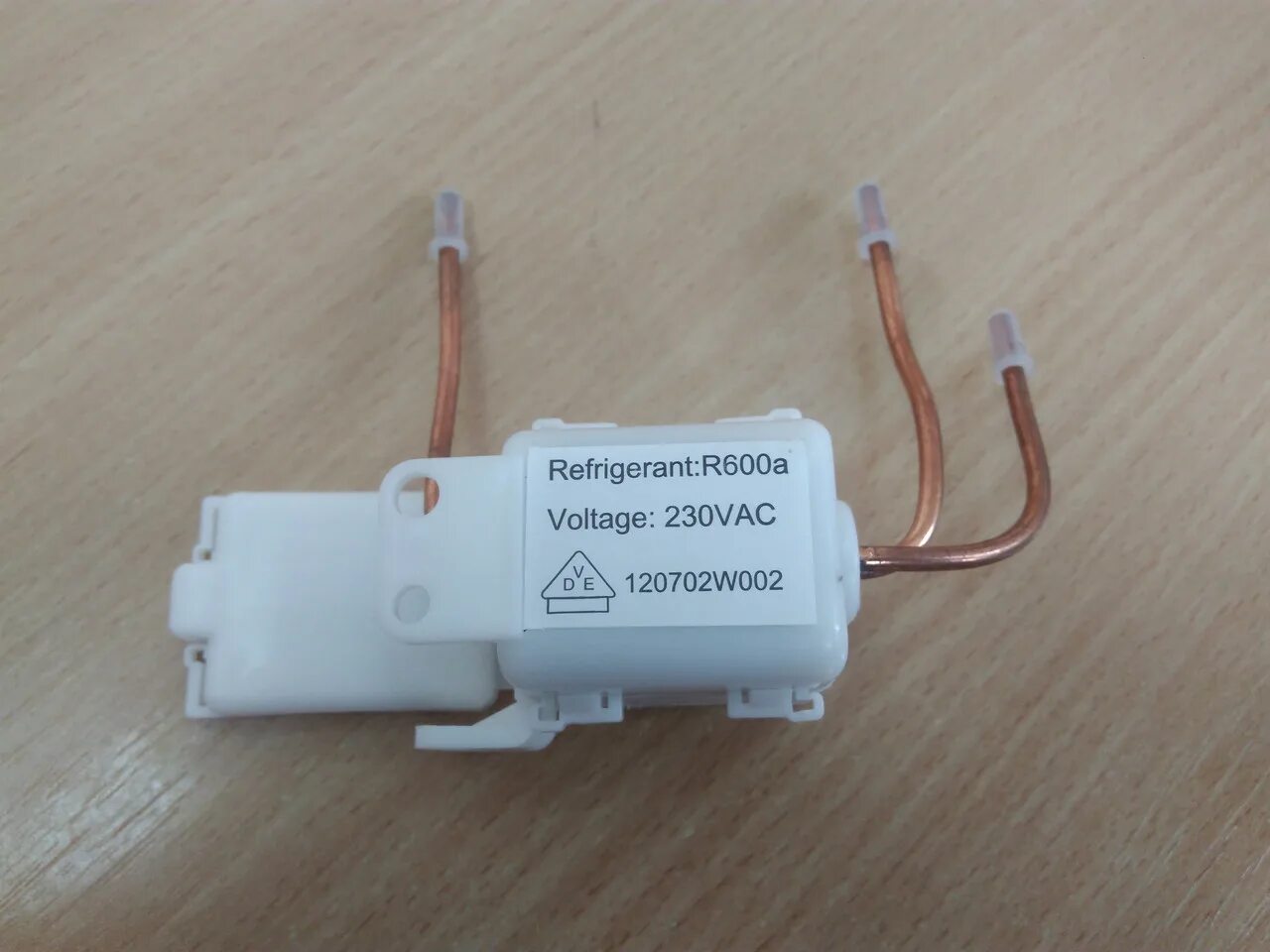 Электромагнитный клапан холодильника. Электромагнитный клапан холодильника бош rdf324. Электромагнитный клапан kmv 432 для холодильника. Клапан оттайки холодильника атлант. Электромагнитный клапан холодильника бош rdf324.