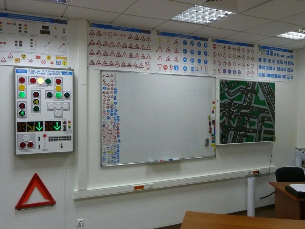 автошкола норд вест. автошкола навигатор ясенево. автошкола полежаевская. крылатское площадка для вождения. автошкола на октябрьском поле.