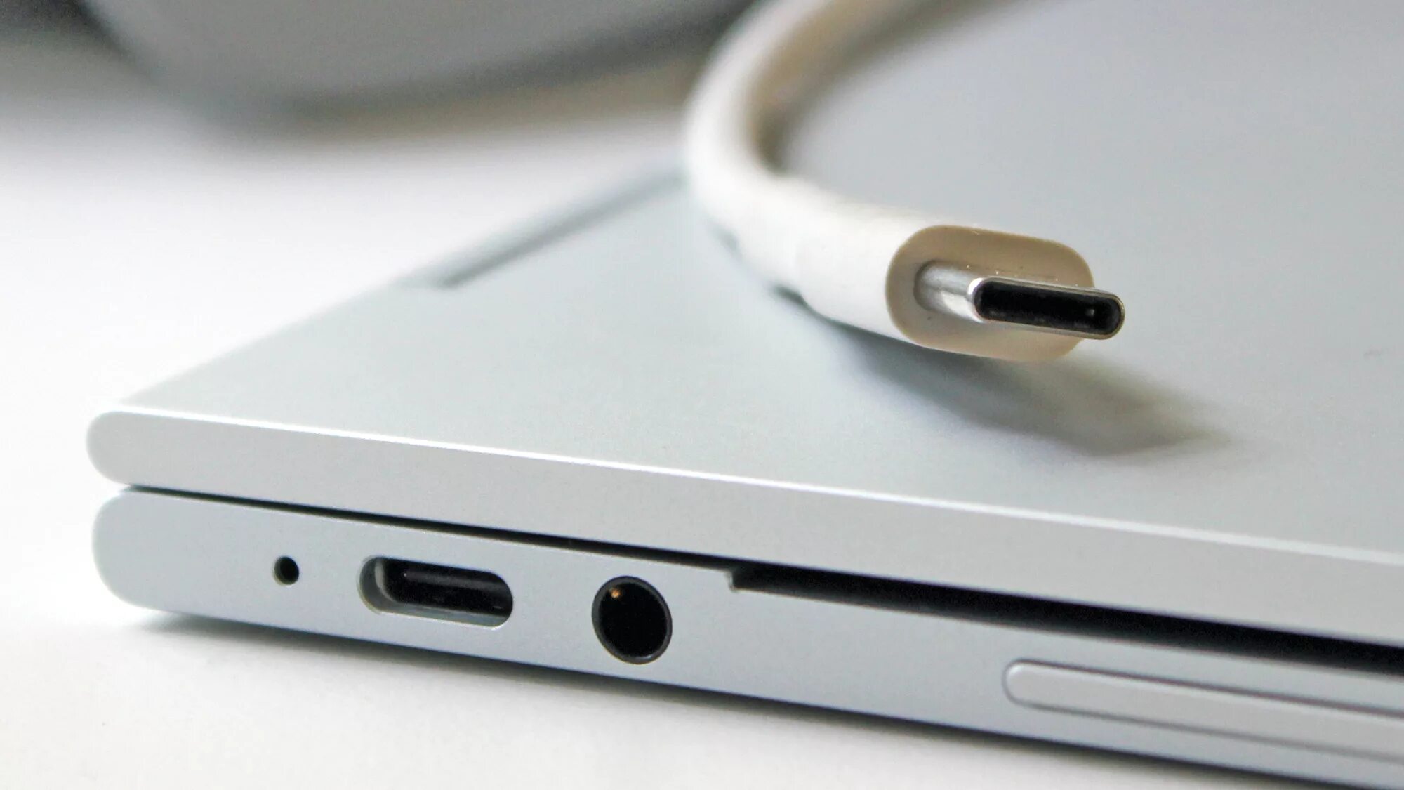 Зачем нужен разъем type c на ноутбуке. Usb type-c. usb-c разъем. зарядка usb-c usb-c. usb type-c крупным планом.