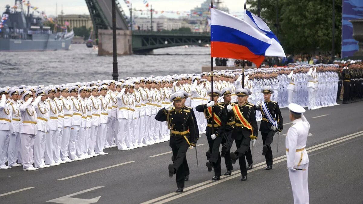 Парад флота. Парад ВМФ В Кронштадте. Парад ВМФ В Кронштадте 2023. Военно-морской парад в Санкт-Петербурге 2021. Нахимовец на параде ВМФ В Санкт-Петербурге в 2022.