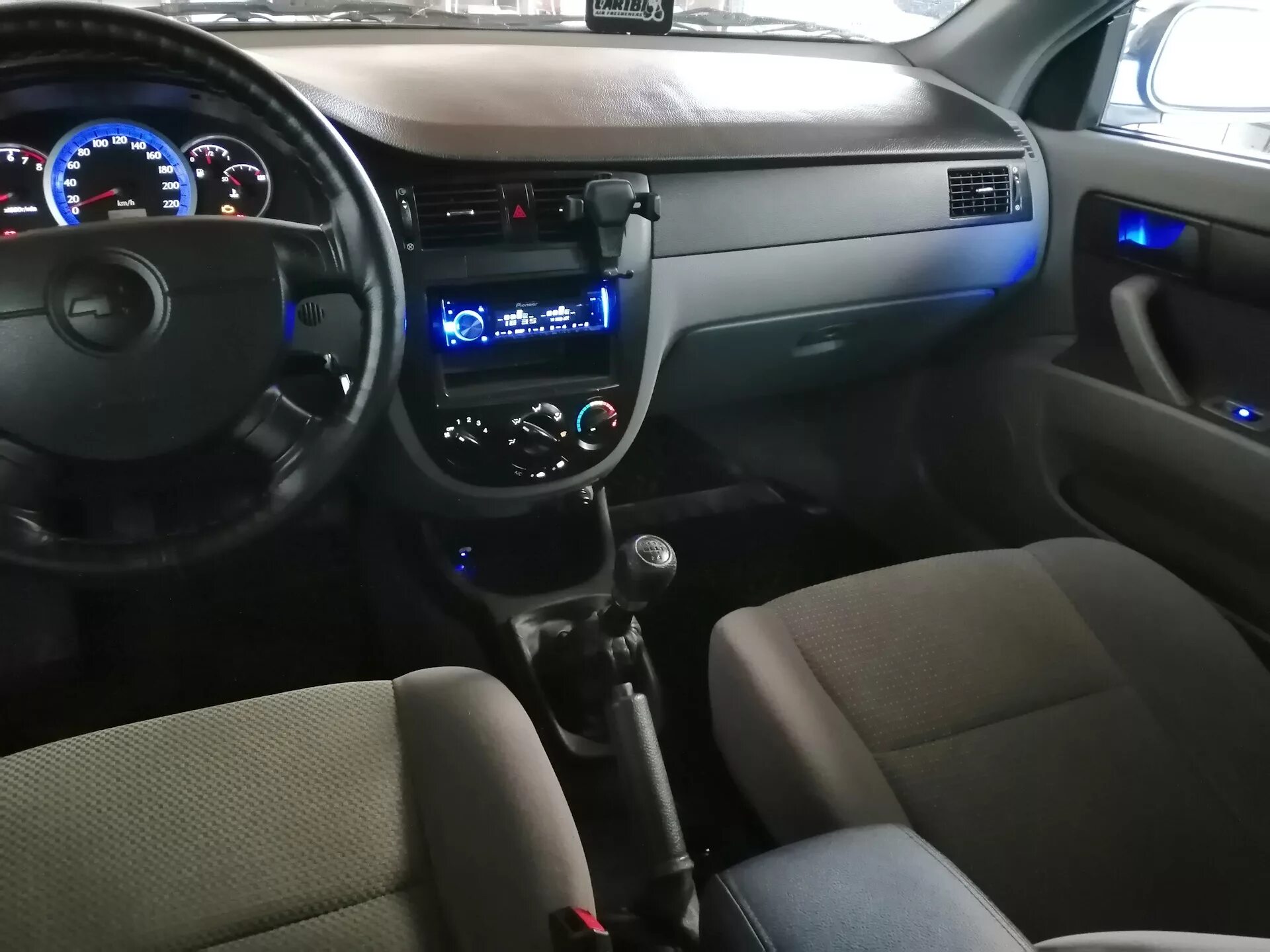 Chevrolet lacetti 2009 седан. Как установить на шевроле лачетти. Шевроле лачетти универсал 2008. 6 салон. 4 салон.