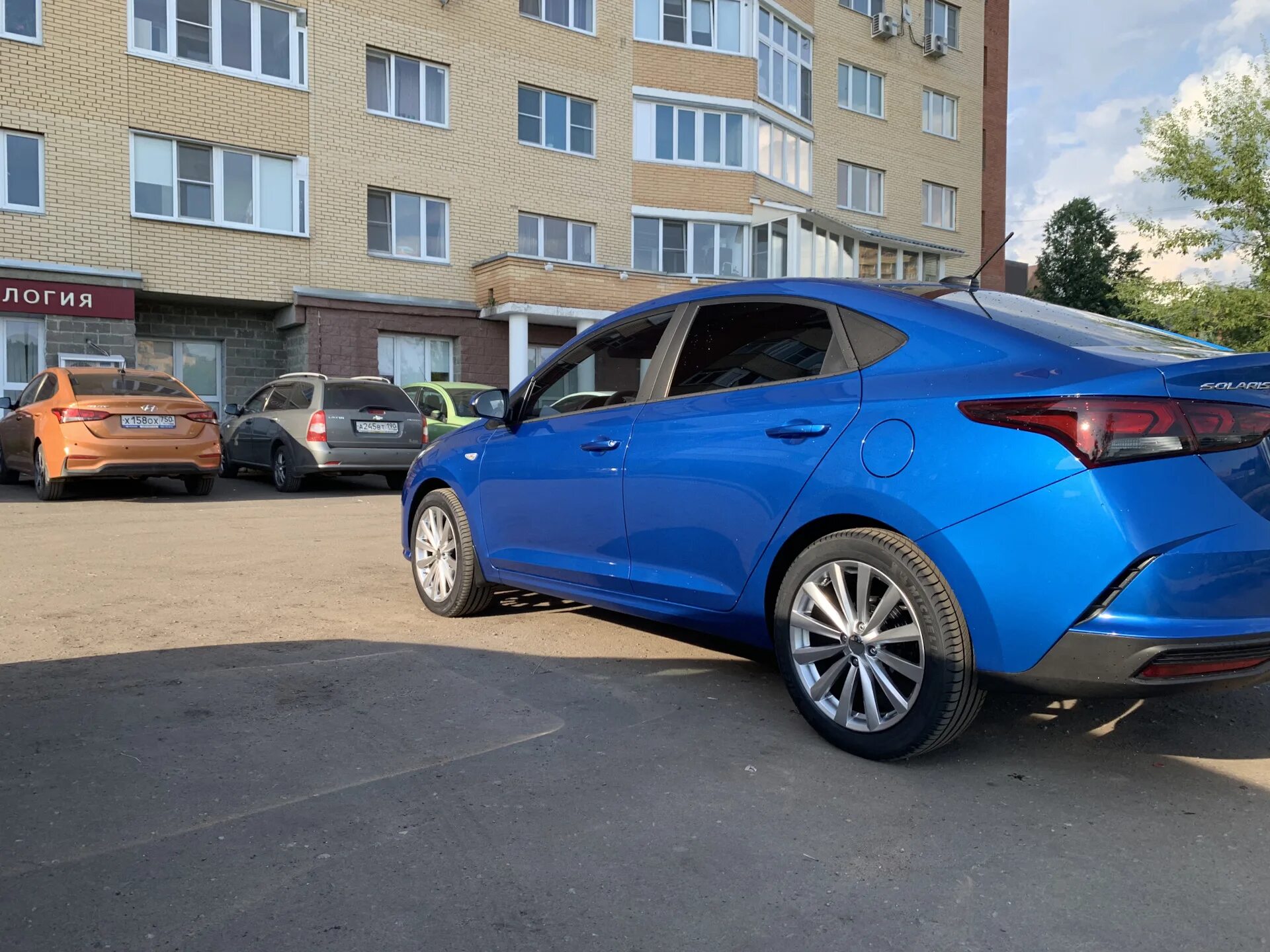 Диск 2017. Hyundai solaris 2025 диски. солярис 2 на дисках. hyundai solaris 2017 r 18. диски на хендай солярис 2.