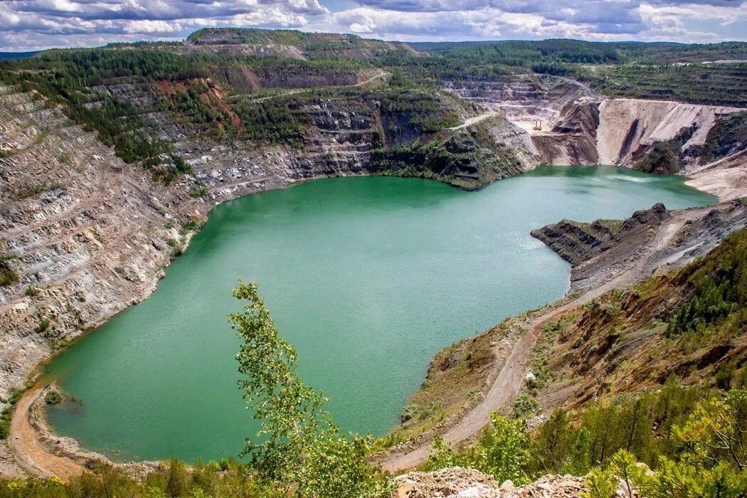 Оцените приближенно площадь западного троекуровского пруда. Черемшанский карьер верхний Уфалей. Верхний Уфалей Черемшанские карьеры. Черемшанские карьеры Челябинская область. Черемшанские карьеры озеро Иткуль.