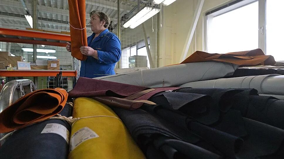 дубление кожи на производстве. российский производитель кожи.