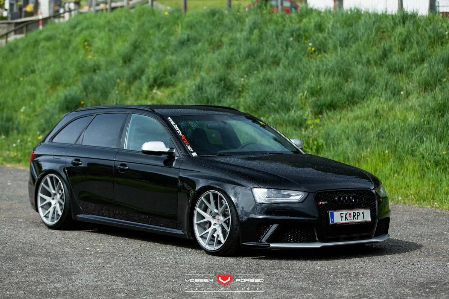 Audi rs4 b8. Audi.a4 b8 rs4. Audi rs4 Black. Ауди рс4 2010.