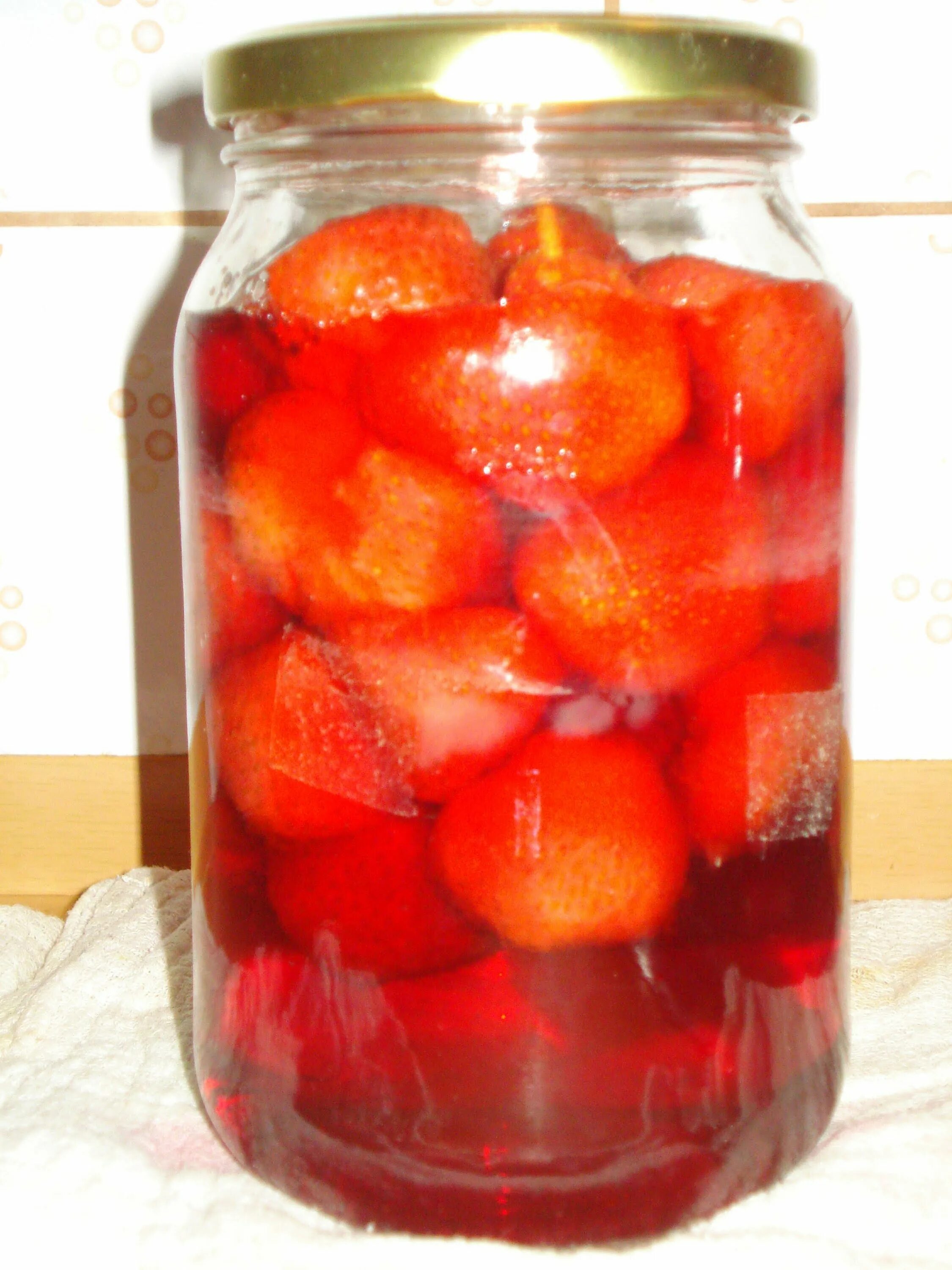 Вещи компота. Ведро компота. Морс из кизила. Компот питьевой. Компот.