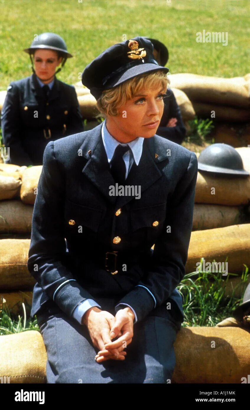 Battle of york. Battle of Britain 1969. Susannah York Battle of Britain. Сюзанна Йорк битва за Британию.