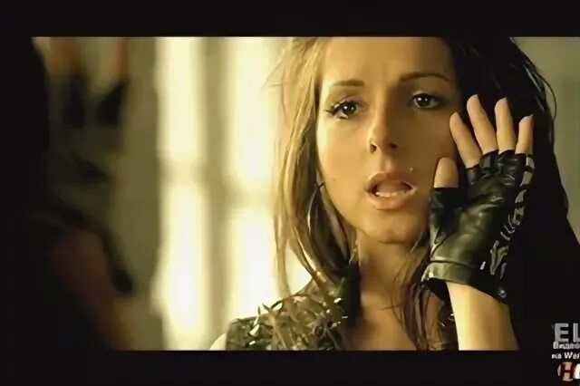 Sia chandelier арт. Пусикет доллс свей. Нюша не перебивай. Ланея грейс в клипе авичи. Включить клип девчонка.