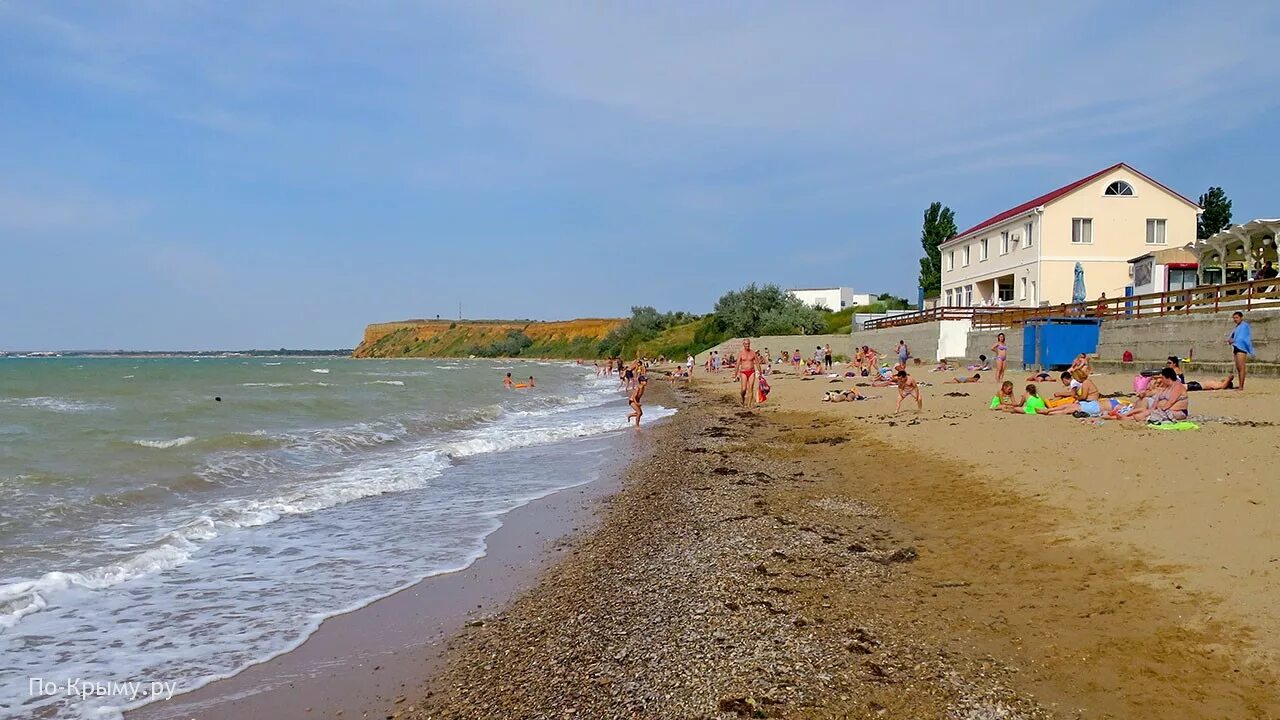 Село угловое бахчисарайский. Угловое Бахчисарайский район. Село угловое Бахчисарайский район пляж. Поселок угловое Крым. Угловое Бахчисарай.