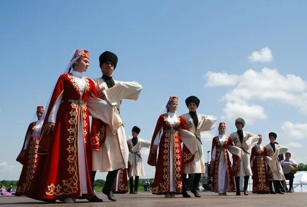 Северная Осетия Алания народ. Праздники осетин. Осетинские национальные праздники. Жители Осетии.