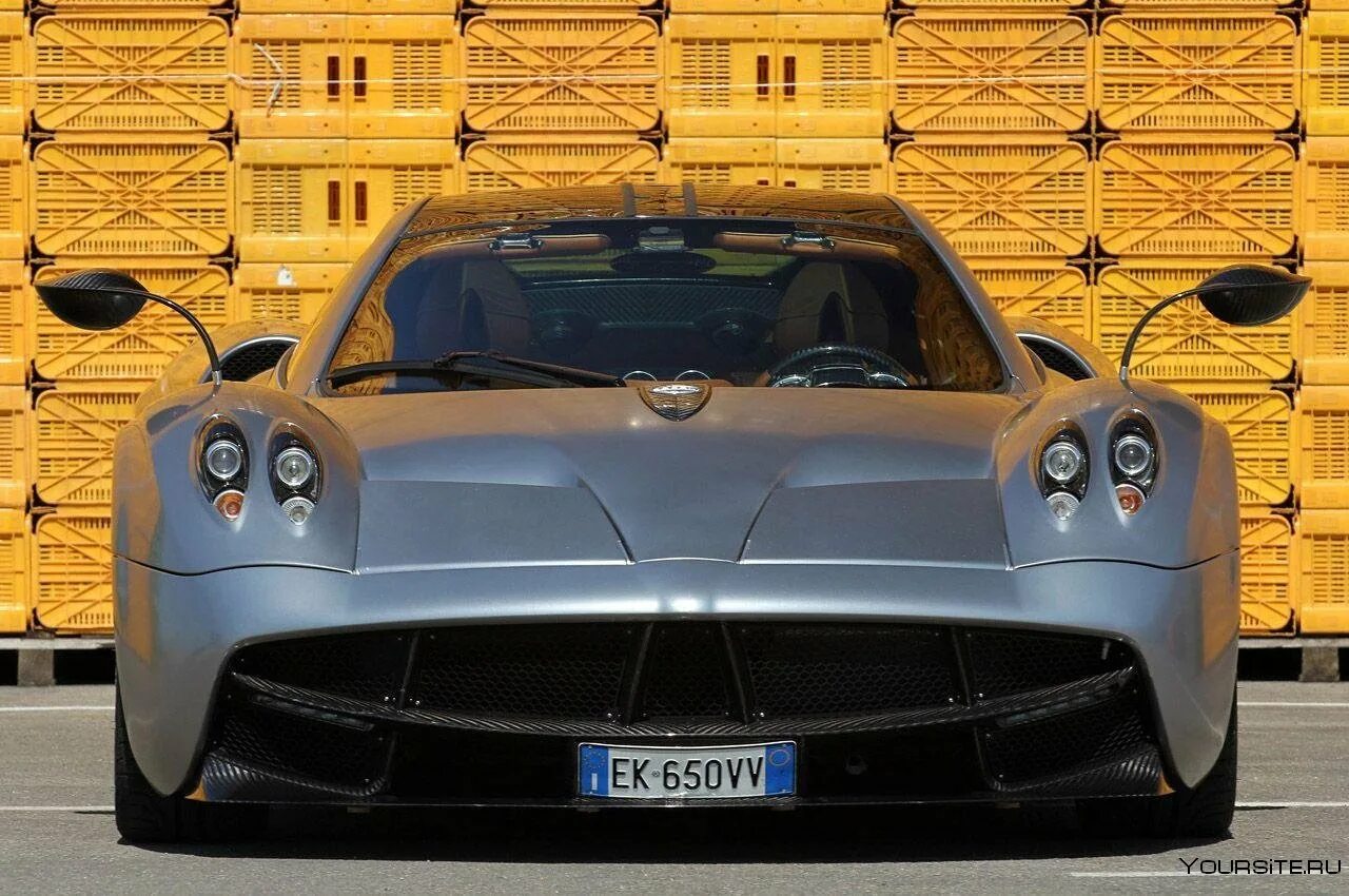 1 48 млн. Pagani Huayra. Спорткар Pagani Huayra. Pagani Huayra 2013 года. Пагани 200.