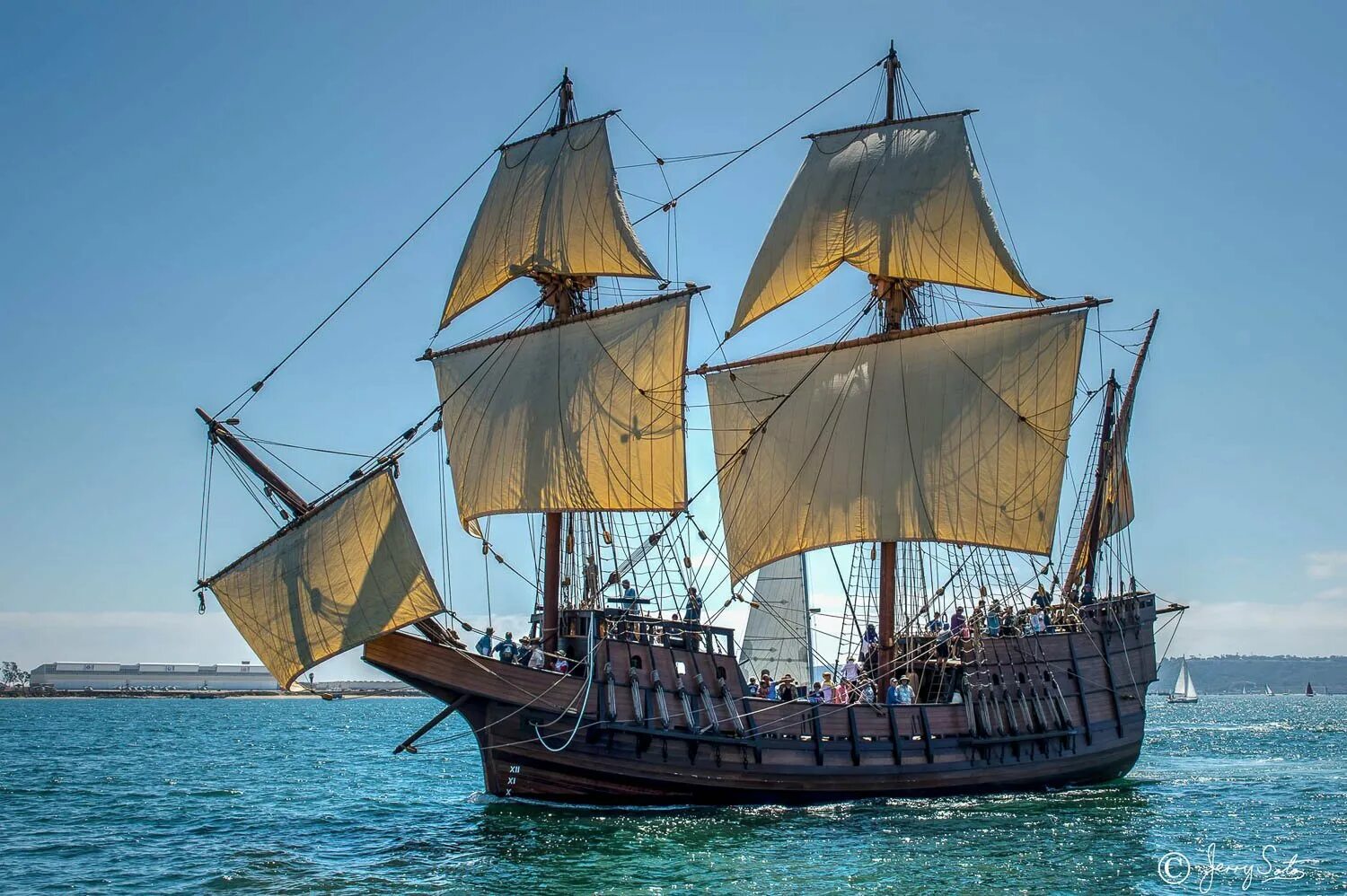 Велик век 16. Испанский Галеон 16 века. Испанский Галеон 17 века. Галеон корабль. Галеон корабль 17 века.