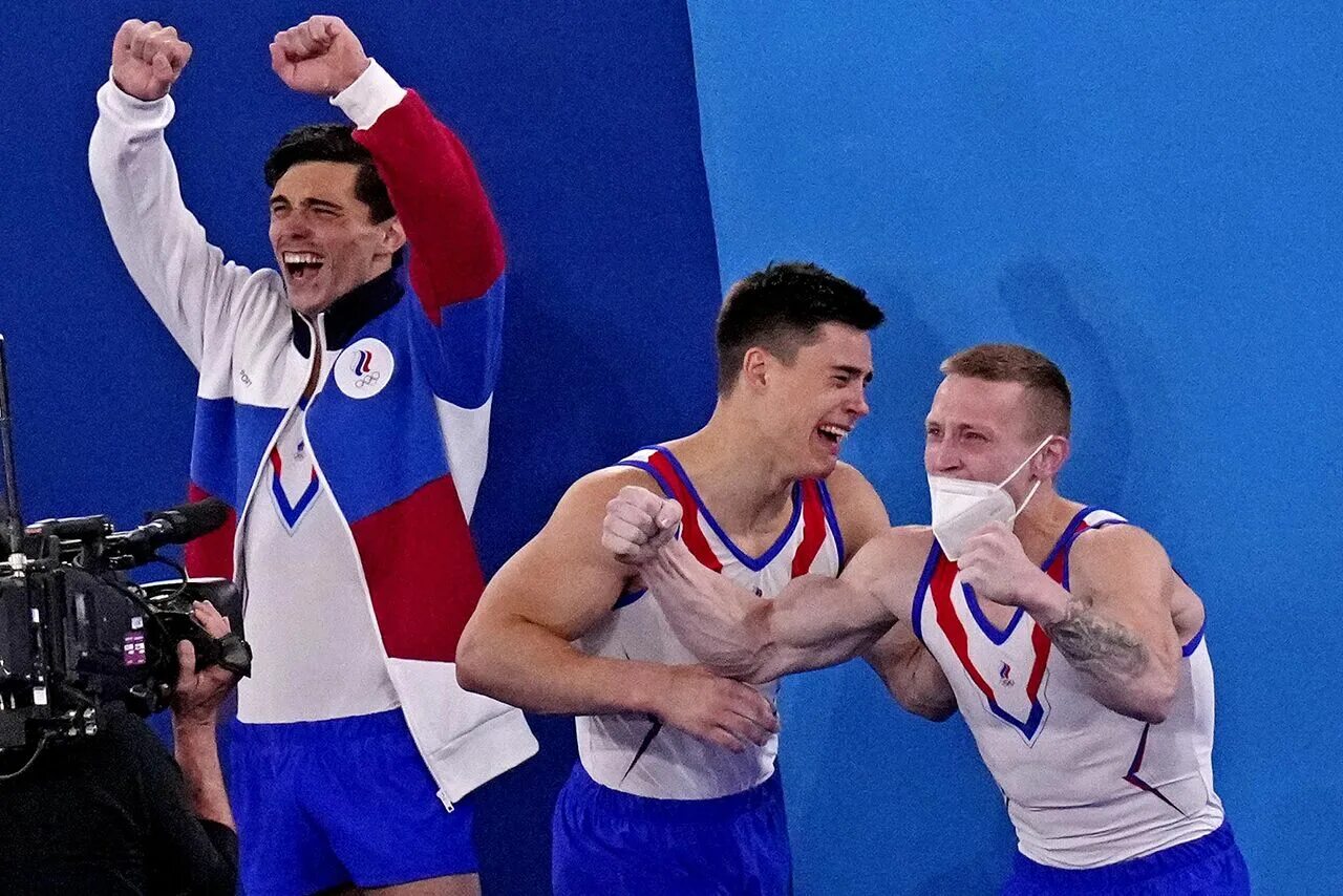 Спортсмен в берете. Российские гимнасты на Олимпиаде в Токио. Гимнасты на Олимпиаде 2021.