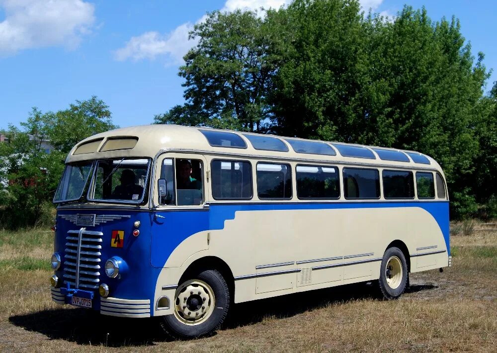 Продажа автобуса б у. Икарус 55. Ikarus 30. Икарус 60. Шасси Икарус 55.