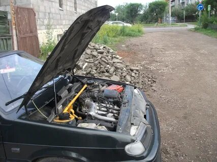 Дребезжит капот