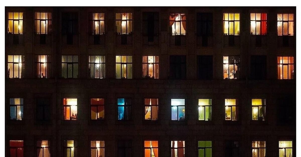 Чужие окна 55. Глав окно. Ночные окна домов. Чужие окна 55. Чужие окна глава 14.