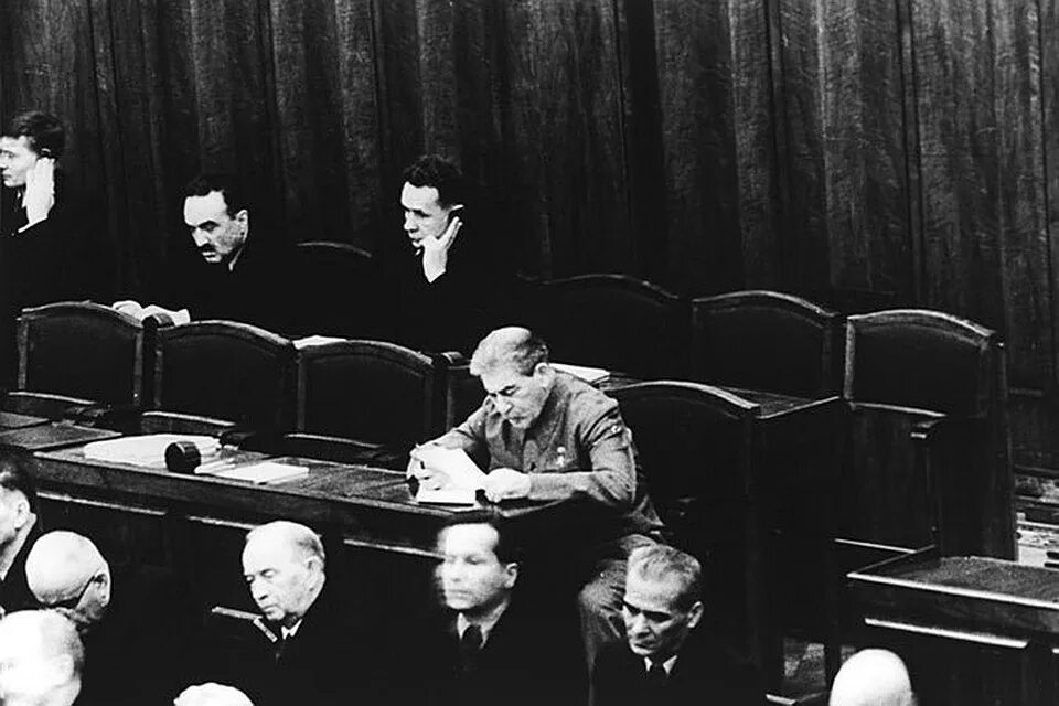 1 съезд партии кпсс. 19 съезд партии 1952. сталин на 19 съезде кпсс. xix съезд вкп(б) 1952. 19 съезд партии 1952 сталин.