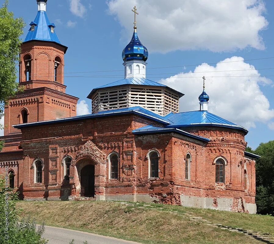 Церковь в волковском калужской области. Тарусский район село волковское церковь. Волковское калужская область. Село волковское калужская область тарусский район. Село волковское калужская область.