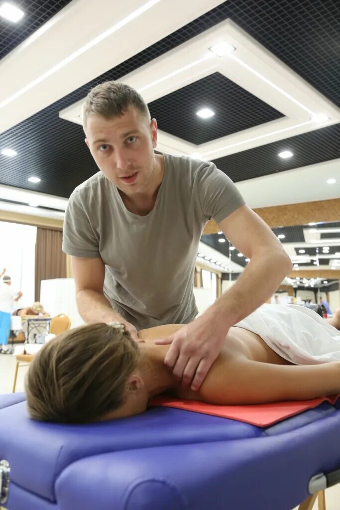 Massage челябинск. Массаж Челябинск. Руки массажиста. РФ массаж. Массажист Турция в Россия.