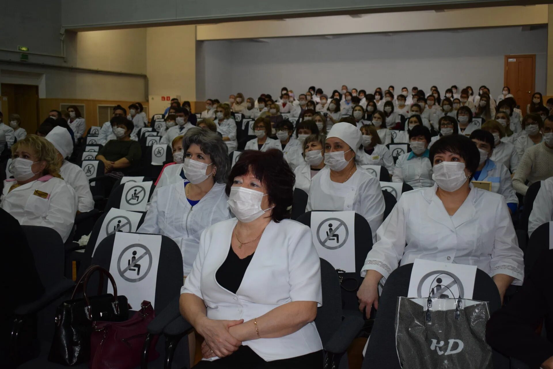 Детская больница азнакаево. Азнакаевская црб. Работники црб чистополь. Азнакаево ул султангалиева 31. Поликлиника татарстан.