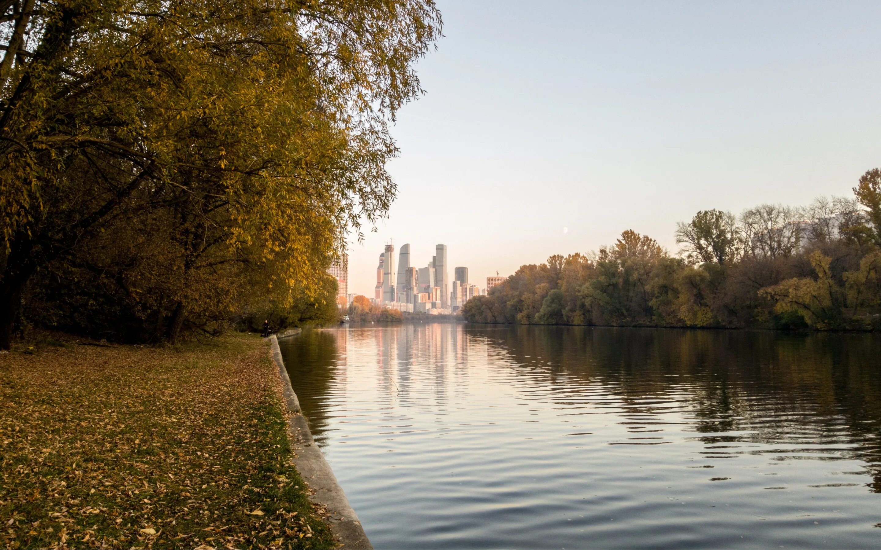 Moscow Reka река. Парк около Москвы реки. Река май Москва река парк. Москва река парк Воронежская.