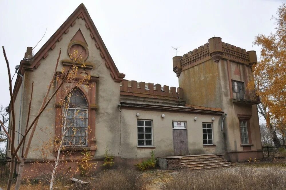 Таганрог замок лакиера золотая коса. Таганрог замок лакиера золотая. Усадьба лакиера под таганрогом. Замок лакиера золотая коса. Таганрог замок лакиера.
