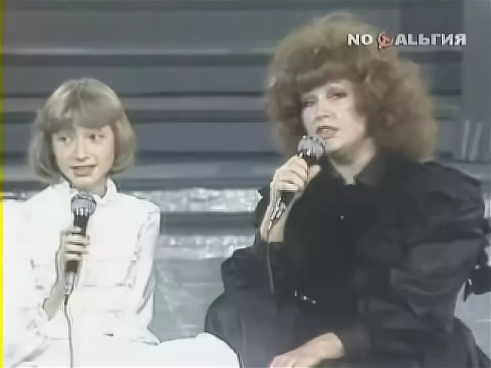 Кристина орбакайте и алла пугачева 1983. А знаешь все еще будет орбакайте. А знаешь все еще будет орбакайте. Пугачева 85 год. Алла пугачева 1983.