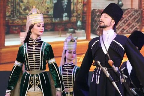 Национальный костюм адыгов
